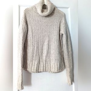 Abercrombie & Fitch Wool Turtleneck Pullover Sweater Size XSmall. Like New!